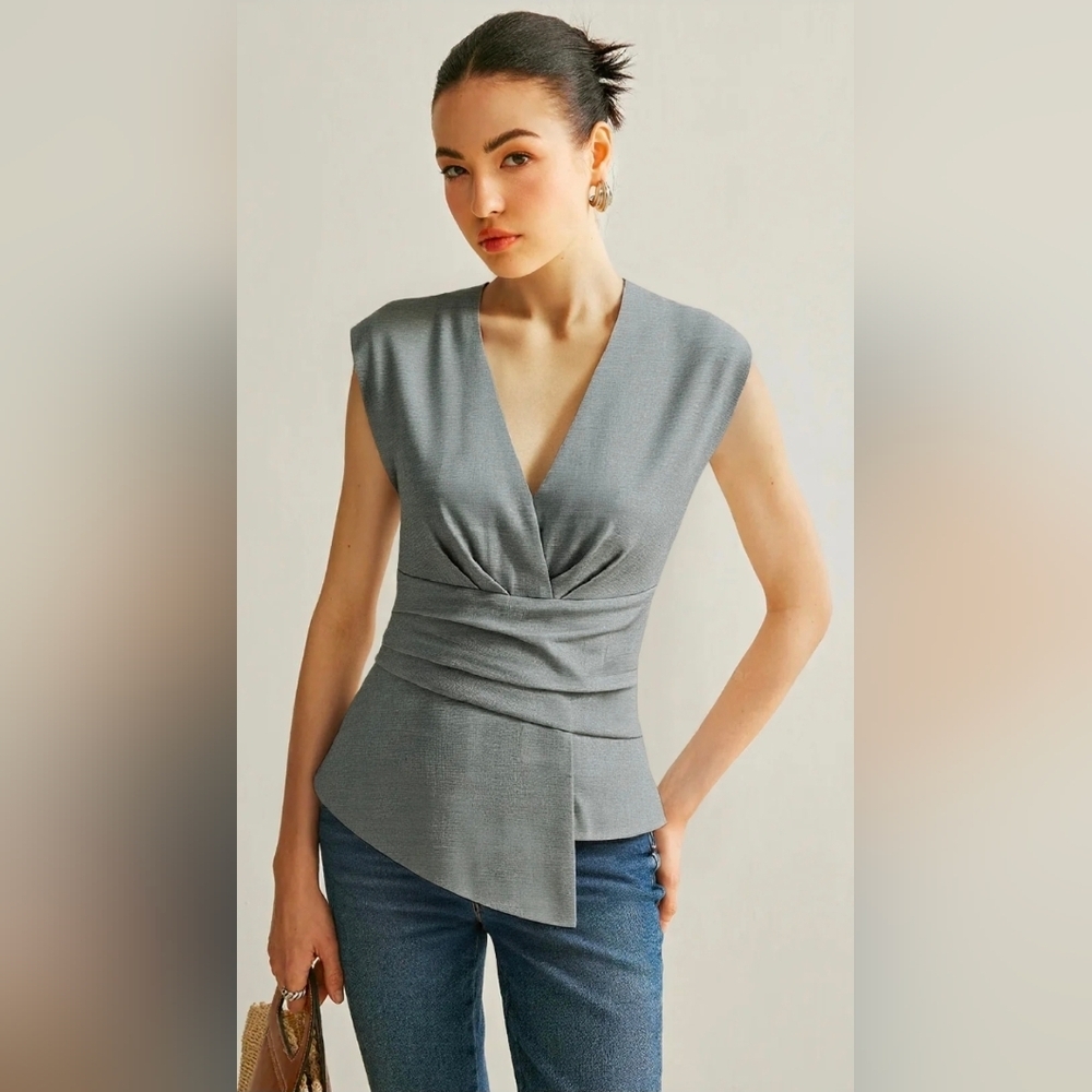 Commense Ruched Waist V-Neck Asymmetrical Top Grey Size Small